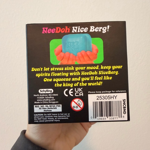 NeeDoh Nice Berg Ice Cube Squishy Stress Toy Blue Super Solid Squish - Picture 3 of 3